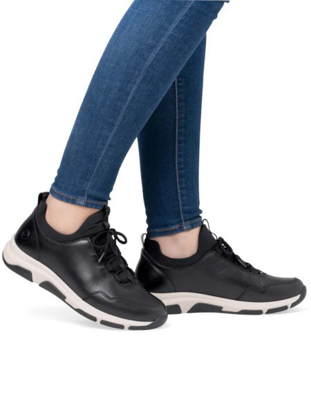 Женские кроссовки REMONTE