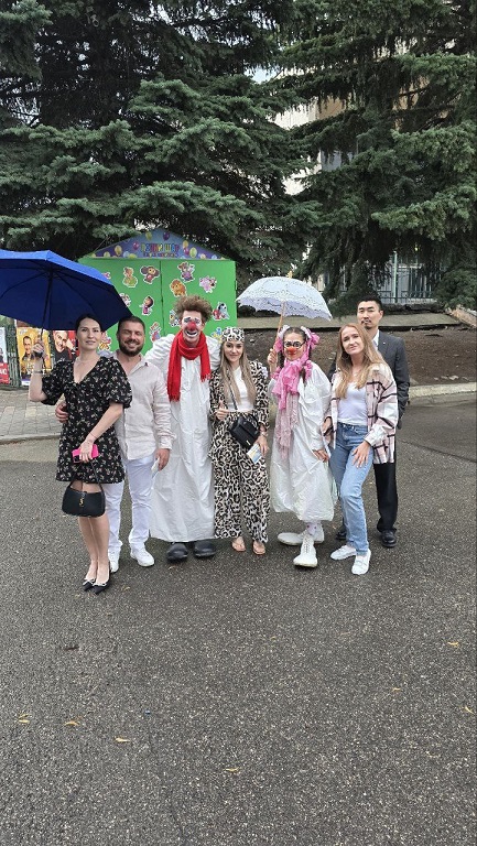 Участие  в  Фестивале  детского кино „Хрустальный ИсточникЪ“. Тема „Герой и время“