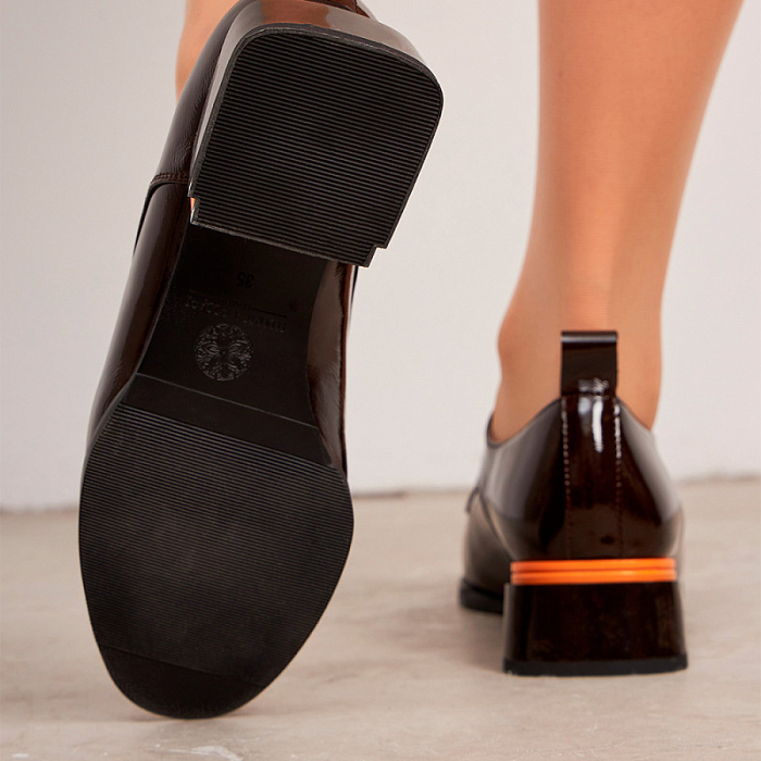 Женские туфли FEDERICA RODARI коричневые, артикул FD4E-1051-301