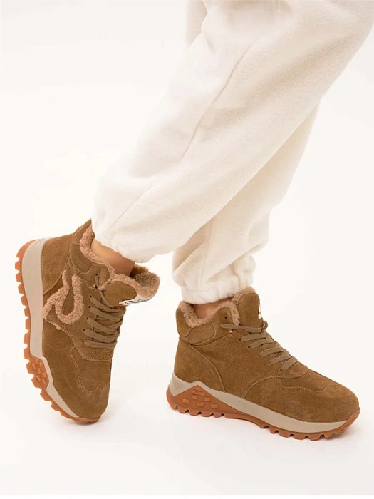 Женские кроссовки STROBBS коричневые, артикул F8479-17