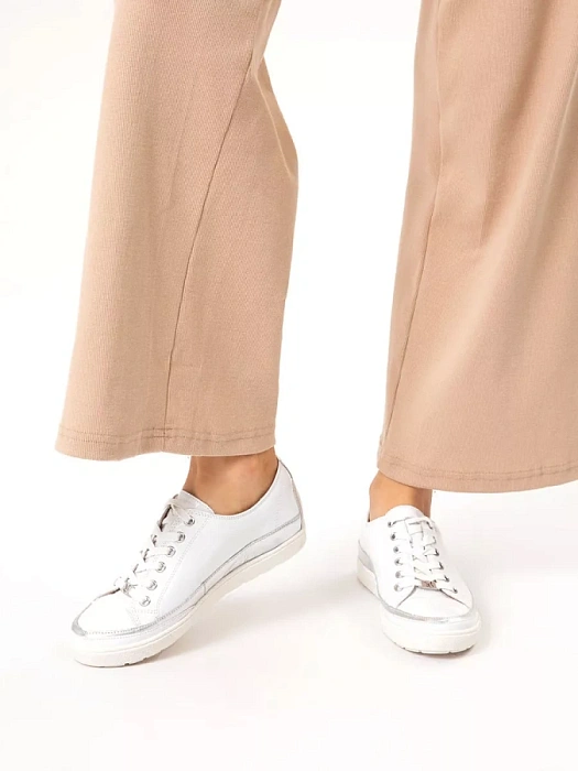 Женские кеды CAPRICE белые, артикул 9-23654-42-197