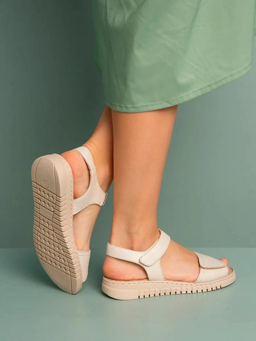 Женские сандалии CAPRICE бежевые, артикул 9-28103-44-119