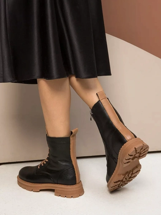 Женские берцы Donna Daniella  черные, артикул 22W10-26-101Z