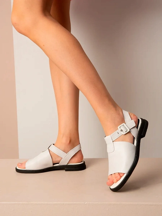 Женские босоножки  MARCO TOZZI белые, артикул 2-28164-42-110