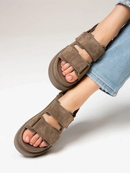 Женские сандалии Donna Daniella  коричневые, артикул XXS25-HHLC2-036-2