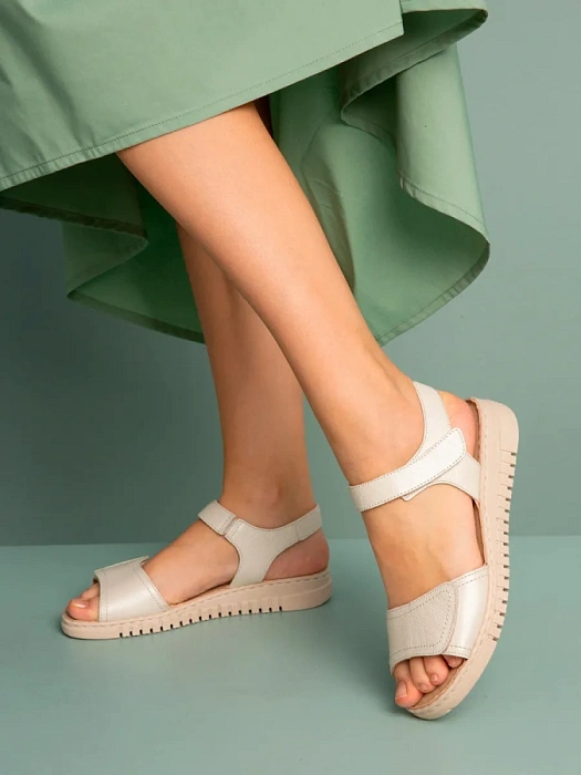 Женские сандалии CAPRICE бежевые, артикул 9-28103-44-119