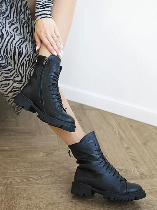 Женские ботинки basic Donna Daniella  черные, артикул 8-2312-1.99-1375