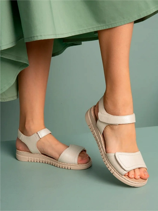 Женские сандалии CAPRICE бежевые, артикул 9-28103-44-119