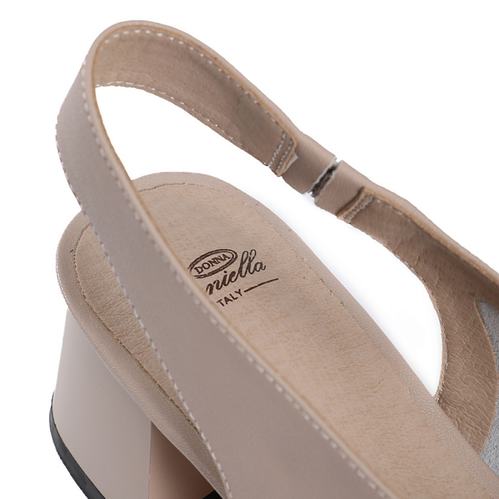 Женские босоножки  Donna Daniella  бежевые, артикул 51-BMA4-17-108