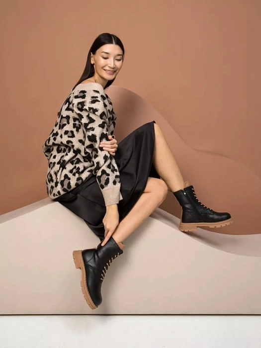 Женские берцы Donna Daniella  черные, артикул 22W10-26-101Z