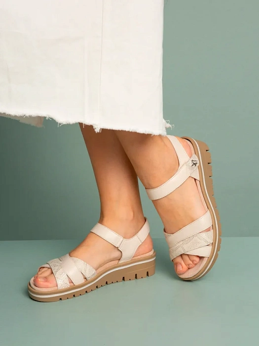 Женские босоножки  CAPRICE бежевые, артикул 9-28713-44-199