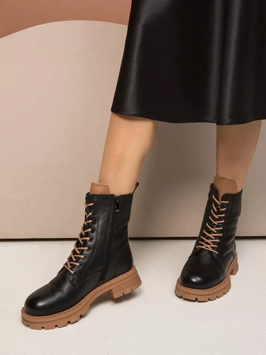 Женские берцы Donna Daniella  черные, артикул 22W10-26-101Z