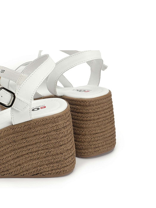 Женские босоножки  eObuv белые, артикул 902102-9