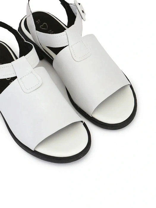 Женские босоножки  MARCO TOZZI белые, артикул 2-28164-42-110