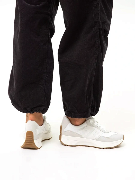 Женские кроссовки MARCO TOZZI белые, артикул 2-23748-42-197