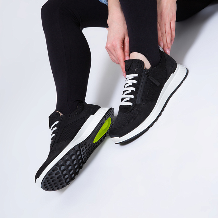 Женские кроссовки ECCO черные, артикул 835403/51052