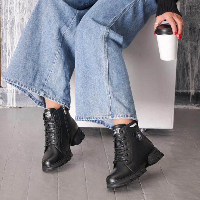 Женские ботинки Donna Daniella  черные, артикул CV105-010
