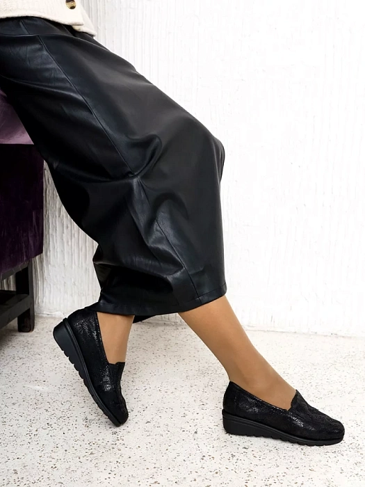 Женские туфли CAPRICE черные, артикул 9-24701-41-010