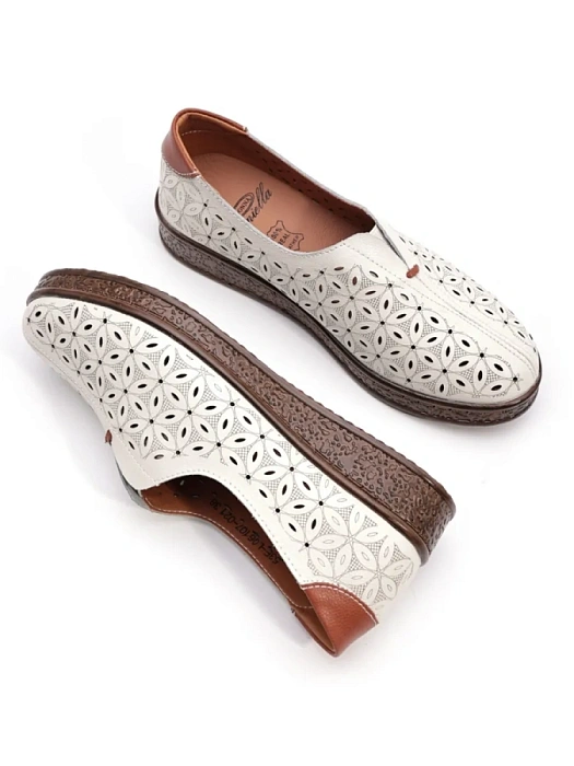 Женские туфли basic Donna Daniella  бежевые, артикул 52E-LQ6107-021