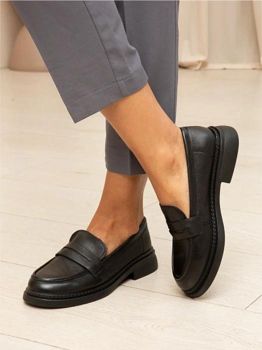 Женские лоферы eObuv черные, артикул 51-TZU3-36-301