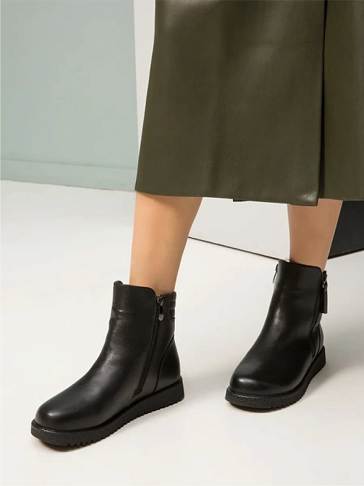 Женские ботинки basic Donna Daniella  черные, артикул RJ001-120