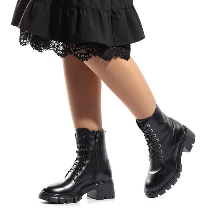 Женские ботинки Donna Daniella  черные, артикул 622-1