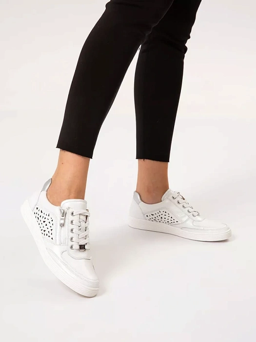 Женские кеды CAPRICE белые, артикул 9-23552-42-197
