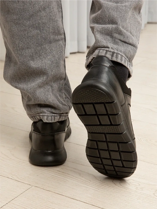 Мужские кроссовки BRUNO RENZONI  черные, артикул DSHD-DM003B