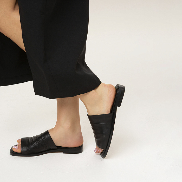 Женские шлепанцы SOFIA-ALEXANDRA черные, артикул 38E-HF1221-6100L1