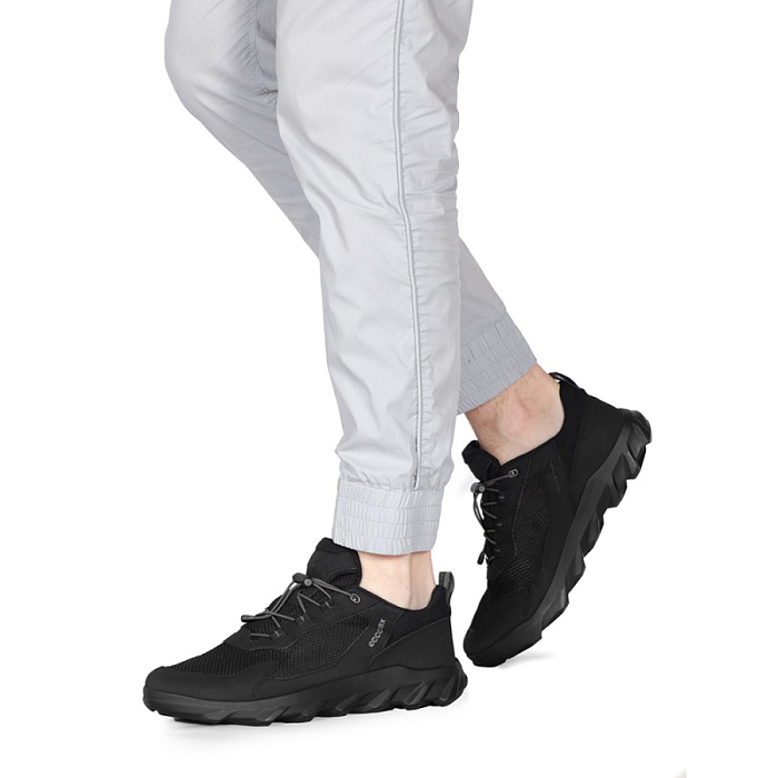 Мужские кроссовки ECCO черные, артикул 820264/51052