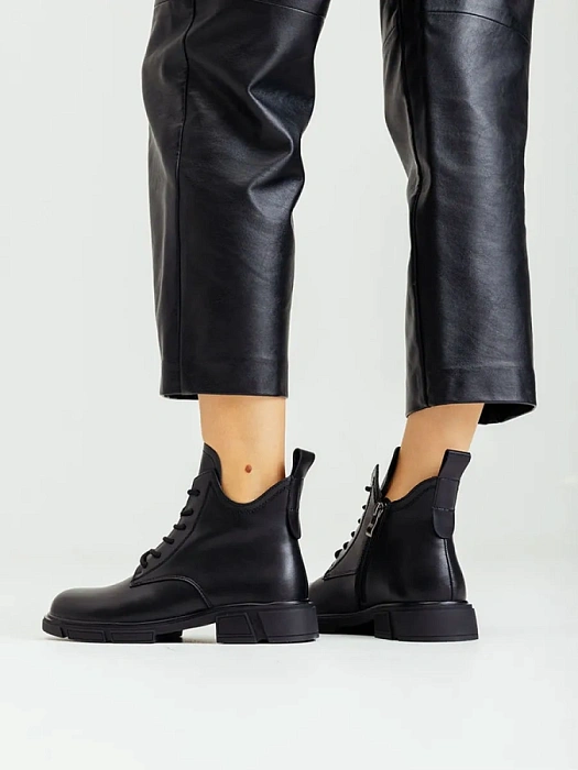 Женские ботинки SOFIA-ALEXANDRA черные, артикул 44E-3219-83Z