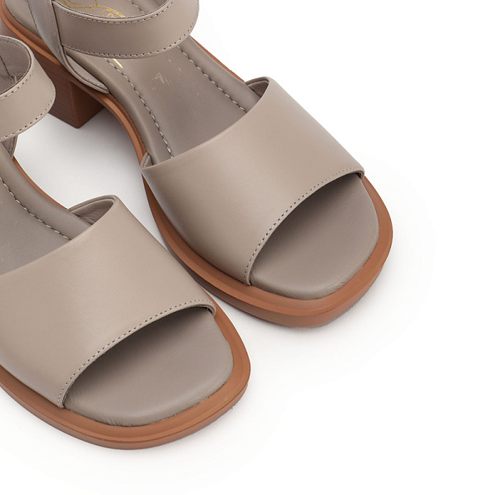 Женские босоножки  Donna Daniella  бежевые, артикул DD-G-171-25-38_vison