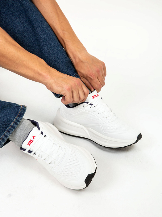 Мужские кроссовки FILA белые, артикул 123289-00