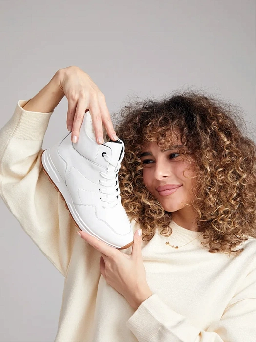 Женские ботинки Donna Daniella  белые, артикул NU412-011