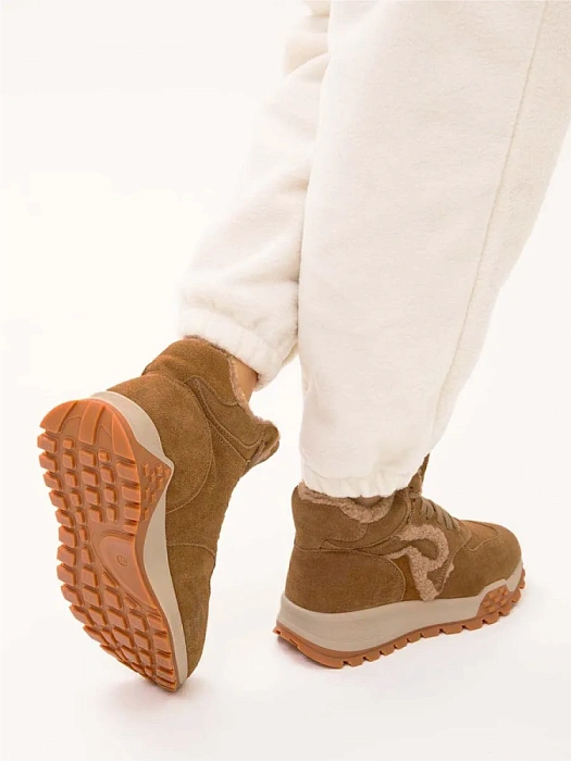 Женские кроссовки STROBBS коричневые, артикул F8479-17