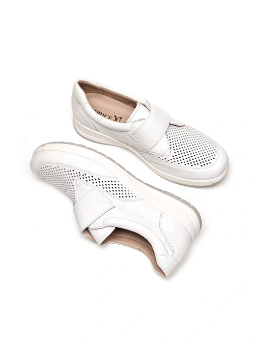 Женские туфли CAPRICE белые, артикул 9-24550-42-102