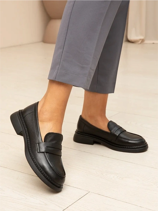 Женские лоферы eObuv черные, артикул 51-TZU3-36-301