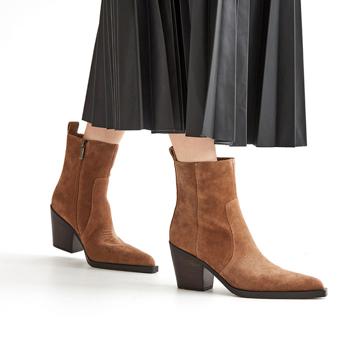 Женские казаки SOFIA-ALEXANDRA бежевые, артикул 38E-HF873-B