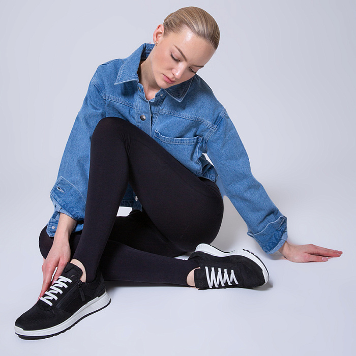 Женские кроссовки ECCO черные, артикул 835403/51052