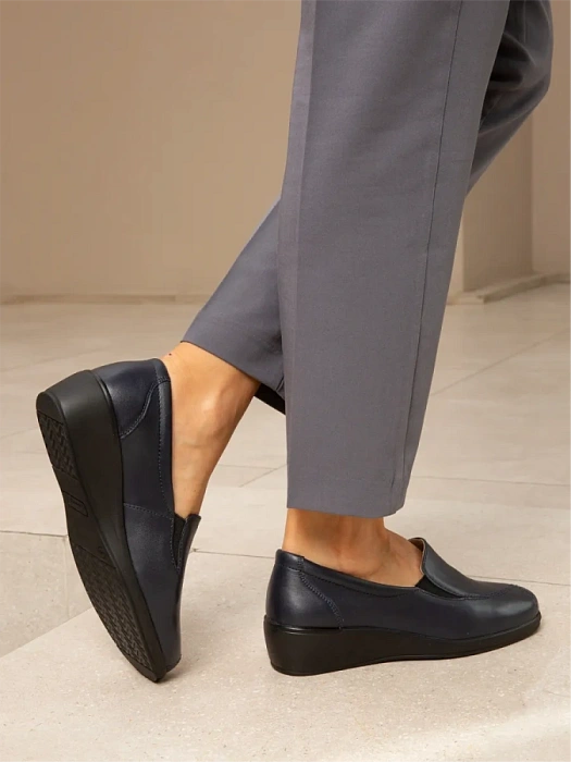 Женские туфли CAPRICE синие, артикул 9-24350-45-856