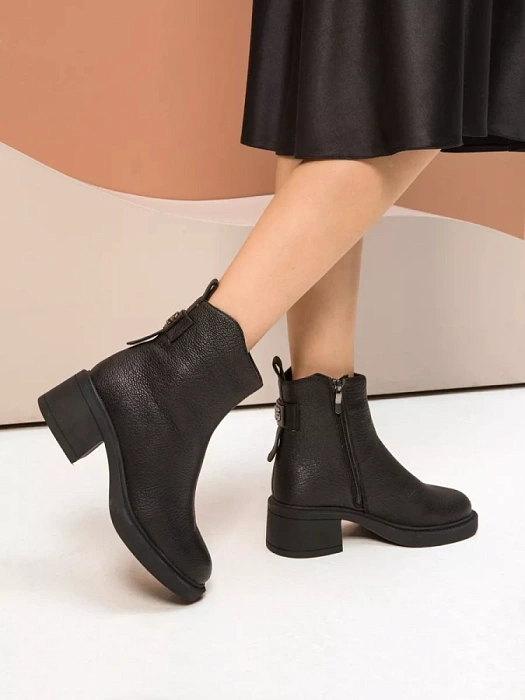 Женские ботильоны Donna Daniella  черные, артикул A516-010