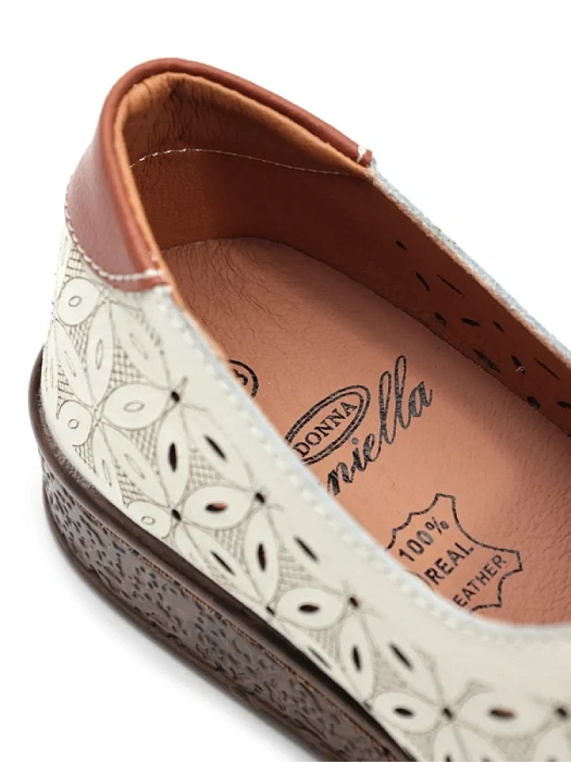 Женские туфли basic Donna Daniella  бежевые, артикул 52E-LQ6107-021