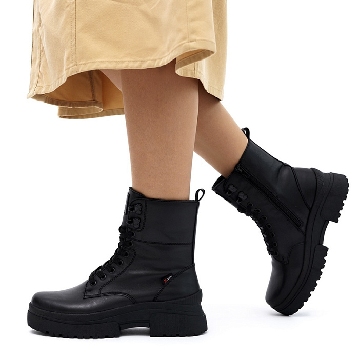 Женские берцы RIEKER черные, артикул W0371-00