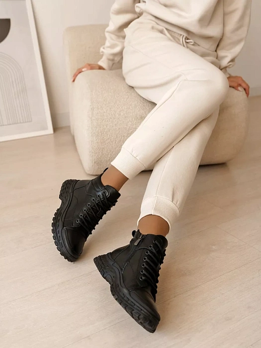 Женские ботинки basic Donna Daniella  черные, артикул JE329-010