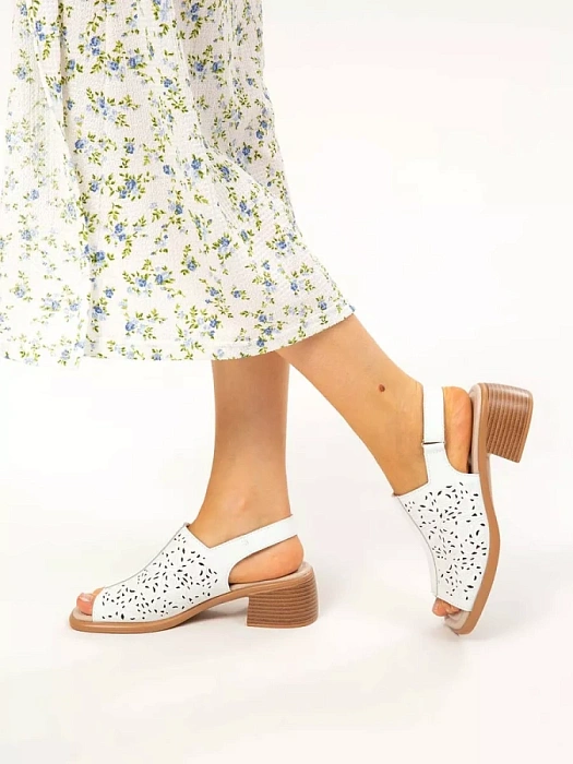 Женские босоножки  eObuv белые, артикул 52E-LQ6104-021.EO