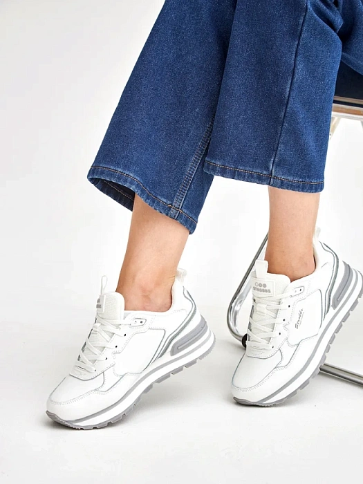 Женские кроссовки STROBBS белые, артикул F7509-6