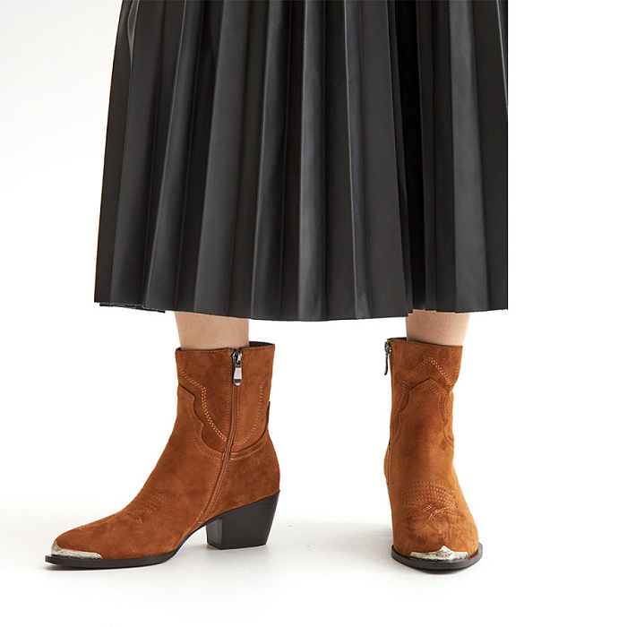 Женские казаки SOFIA-ALEXANDRA коричневые, артикул 31E-Z16452-F01