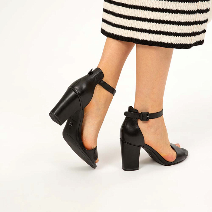 Женские туфли откр. basic TAMARIS черные, артикул 1-28326-42-001