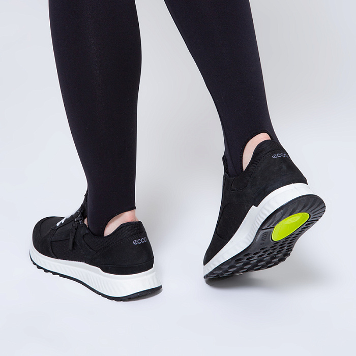Женские кроссовки ECCO черные, артикул 835403/51052