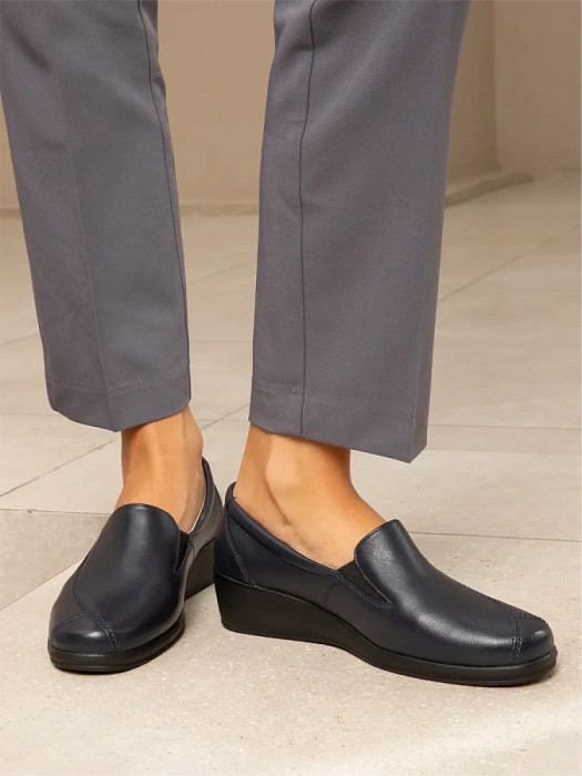 Женские туфли CAPRICE синие, артикул 9-24350-45-856